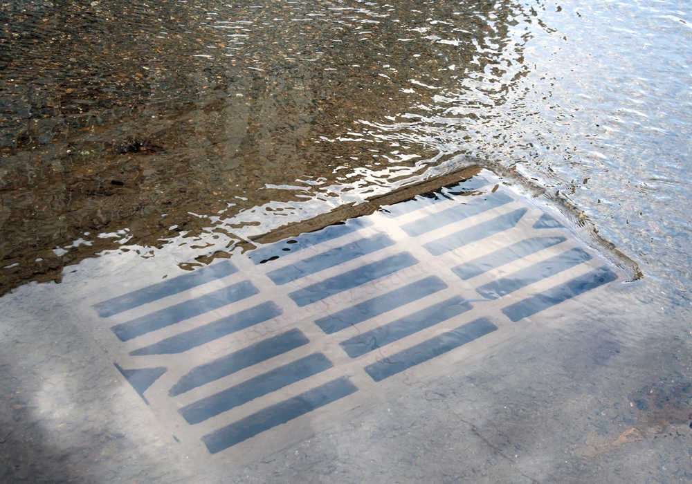 Storm,drains,are,unable,to,remove,water,from,the,road